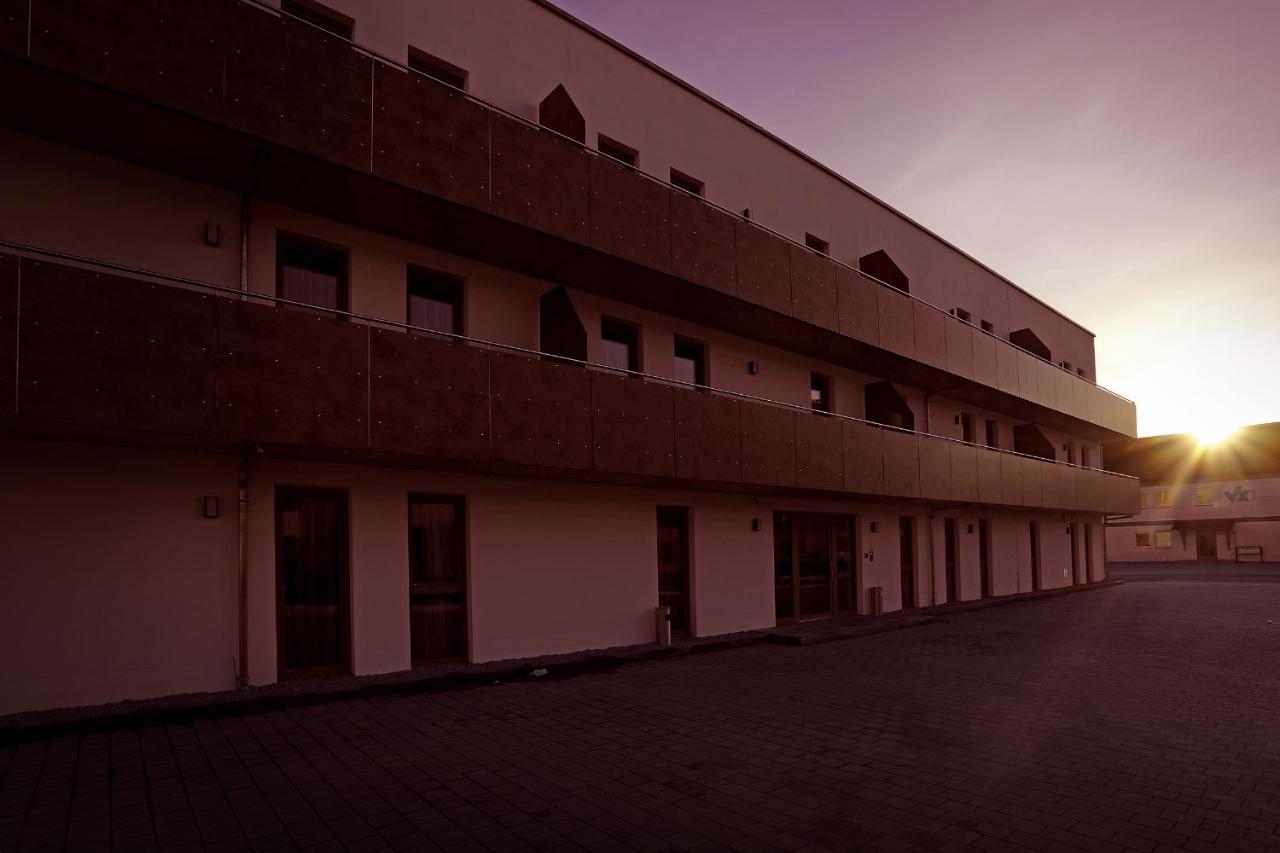 Apartment Hotel 37 Altdorf  Εξωτερικό φωτογραφία