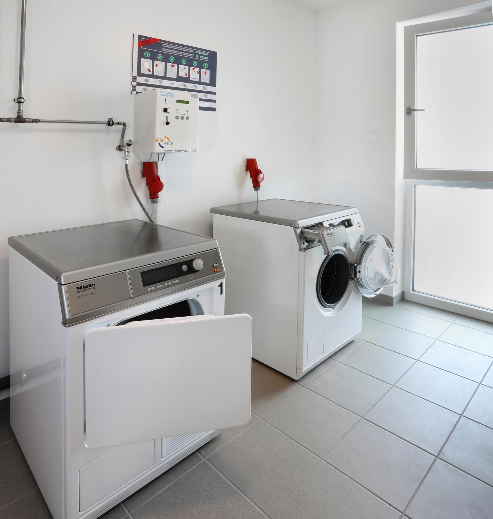 Apartment Hotel 37 Altdorf  Εξωτερικό φωτογραφία