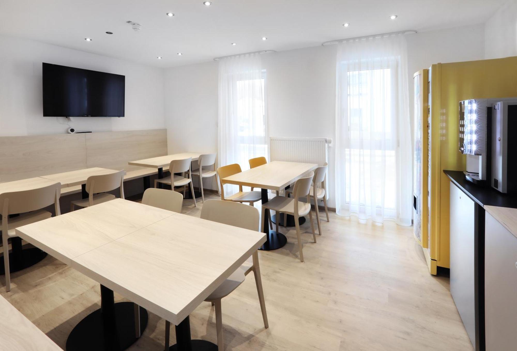 Apartment Hotel 37 Altdorf  Εξωτερικό φωτογραφία